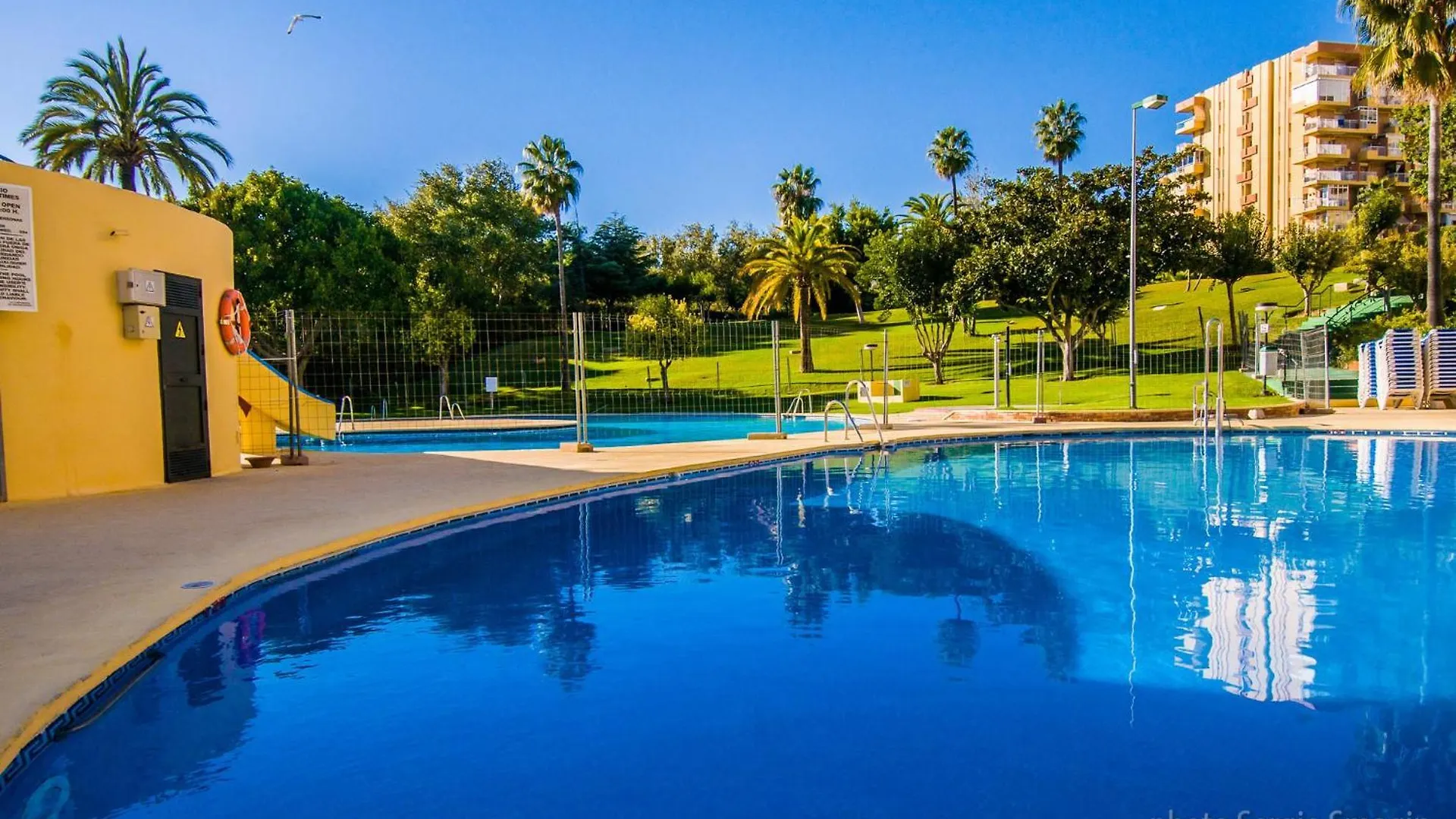 532 Minerva Apartamentos- Vistas Al Mar Y A La Piscina - Excelente Ubicacion Benalmadena